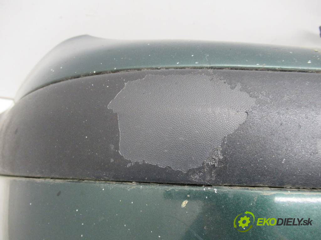 Volkswagen Golf IV       0  nárazník predný