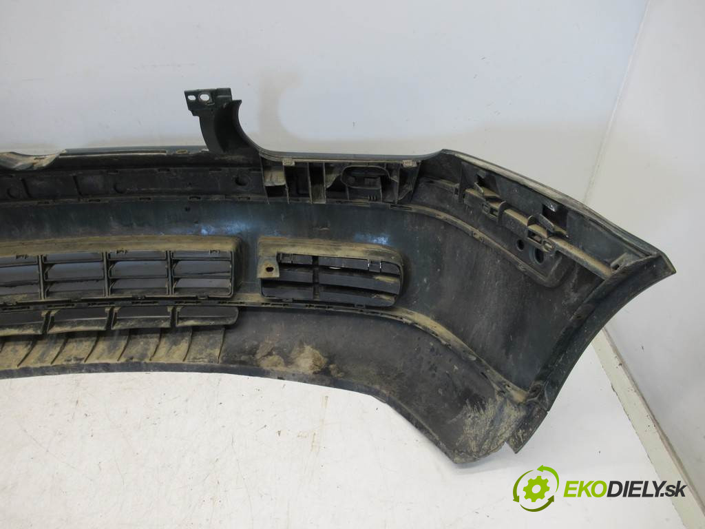Volkswagen Golf IV       0  nárazník predný