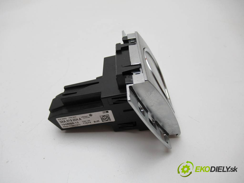 Volkswagen Passat B7       0  displej 3AA919204A
