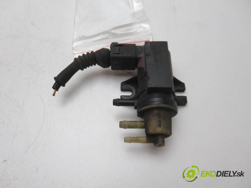 Volkswagen Passat B5 FL       0  ventil tlaku 1K0906627A
