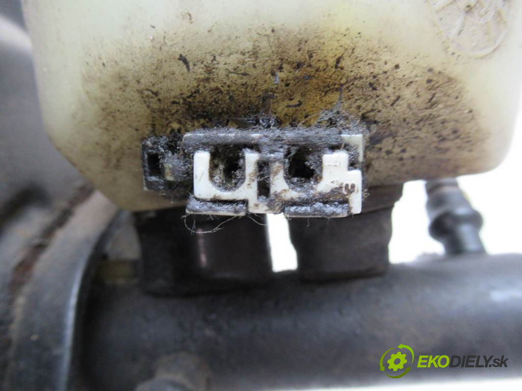 Nissan Terrano II       0  posilovač pumpa brzdová 2676049138