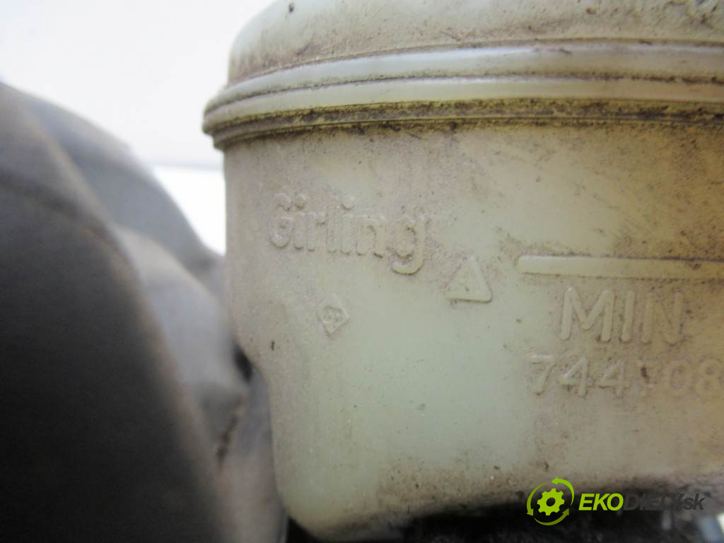 Nissan Terrano II       0  posilovač pumpa brzdová 2676049138