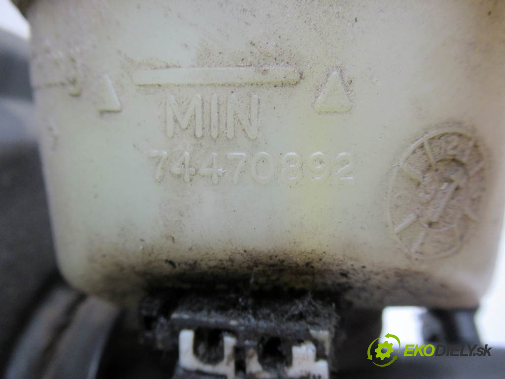 Nissan Terrano II       0  posilovač pumpa brzdová 2676049138