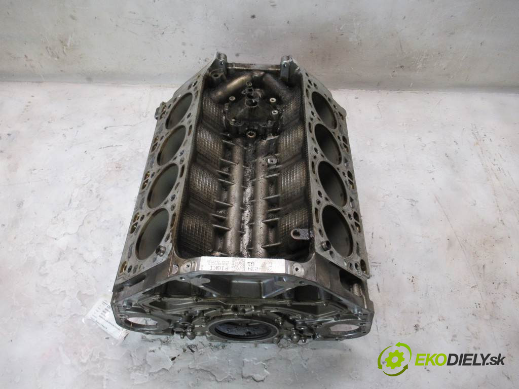 BMW F01 750i       0  blok motor N63B44A S63