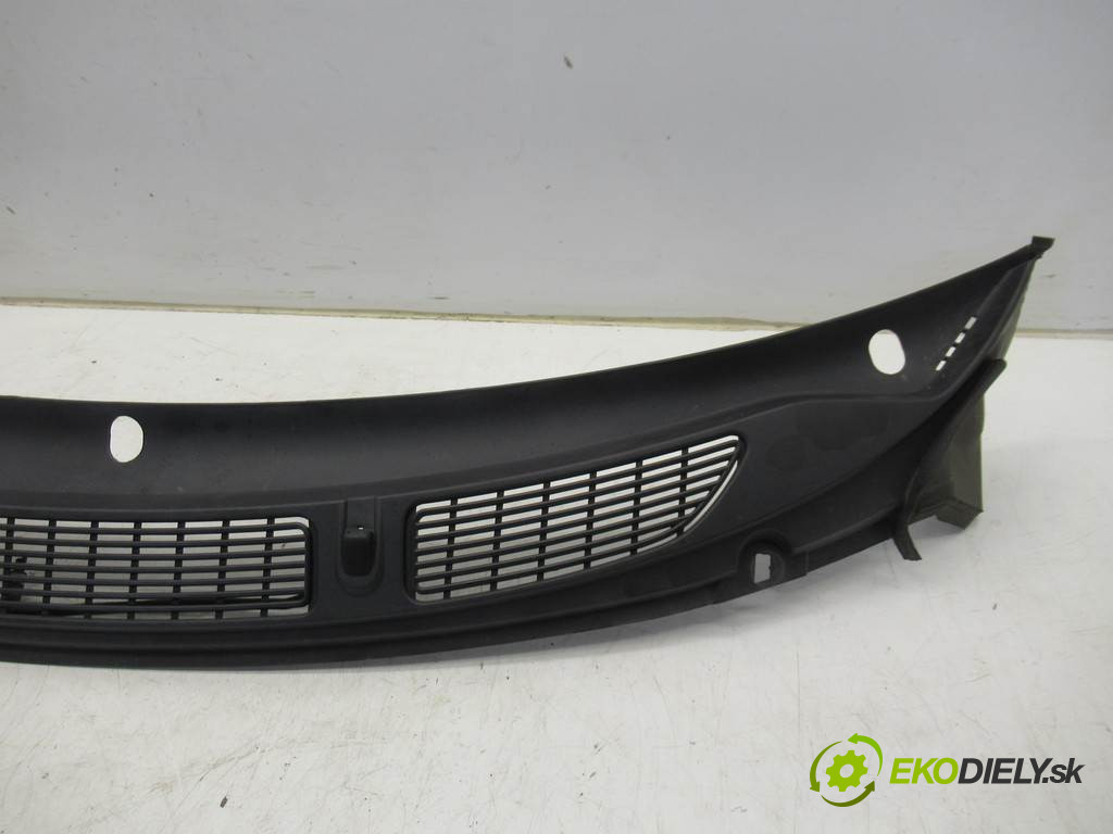 Skoda Fabia II       0  torpédo, plast pod čelné okno 5J1819403A