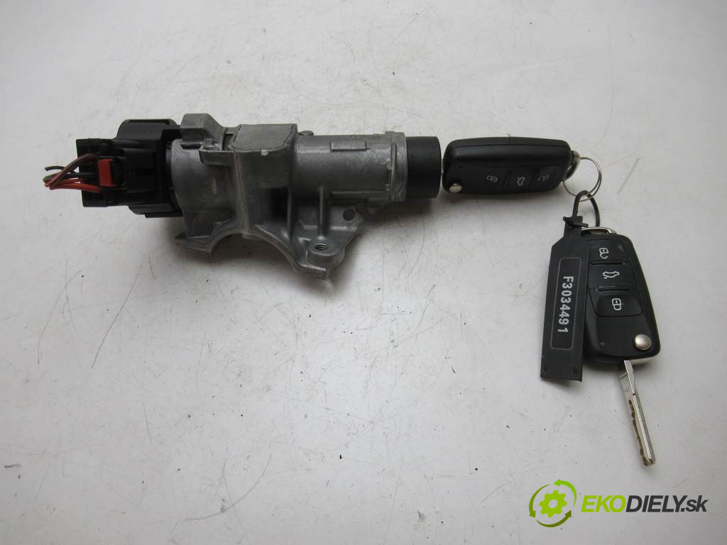 Skoda Fabia II       0  spínačka 6R0905851D
