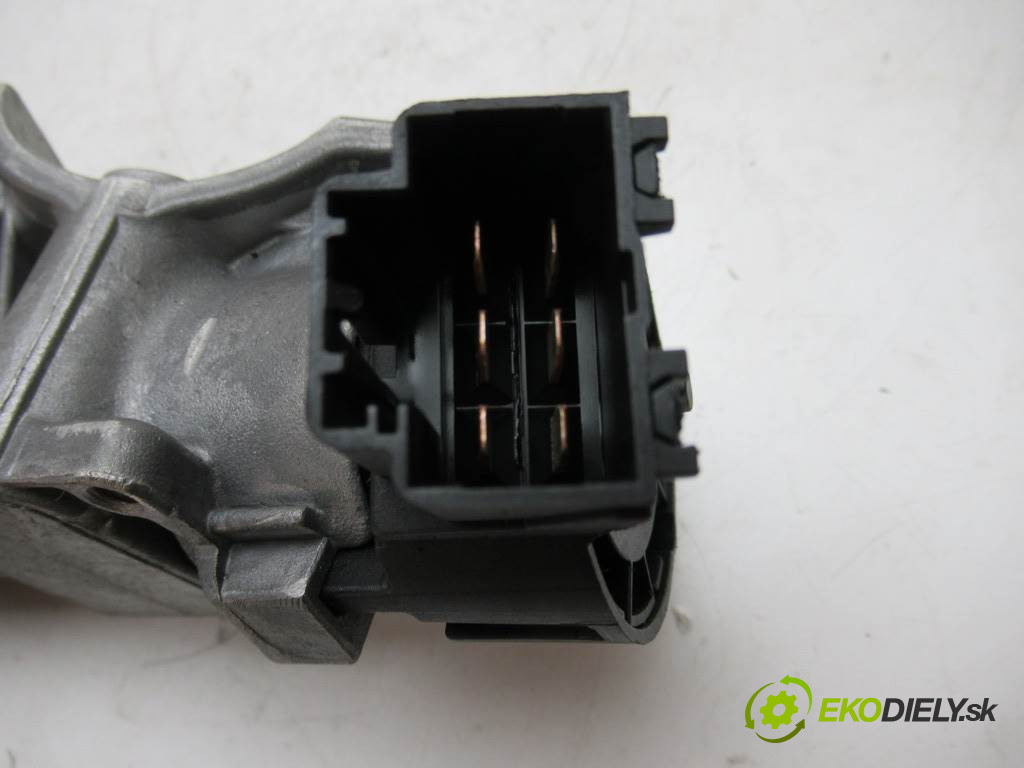 Skoda Fabia II       0  spínačka 6R0905851D