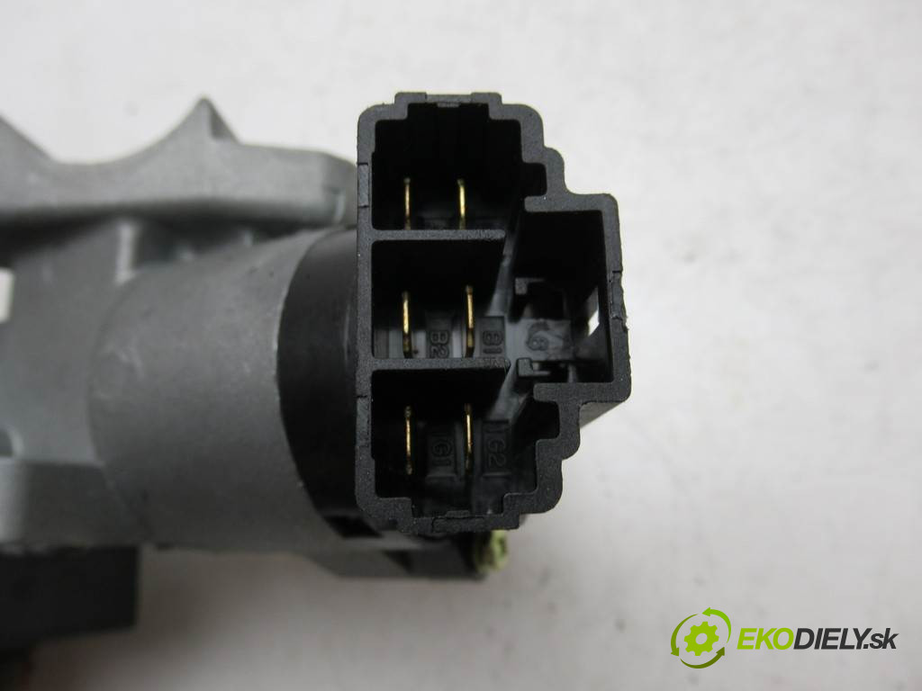 Chevrolet Aveo LIFT       0  spínačka 96983194