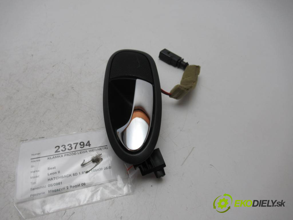 Seat Leon II       0  kľučka predný ľavá strana vnútorná 5P0837113
