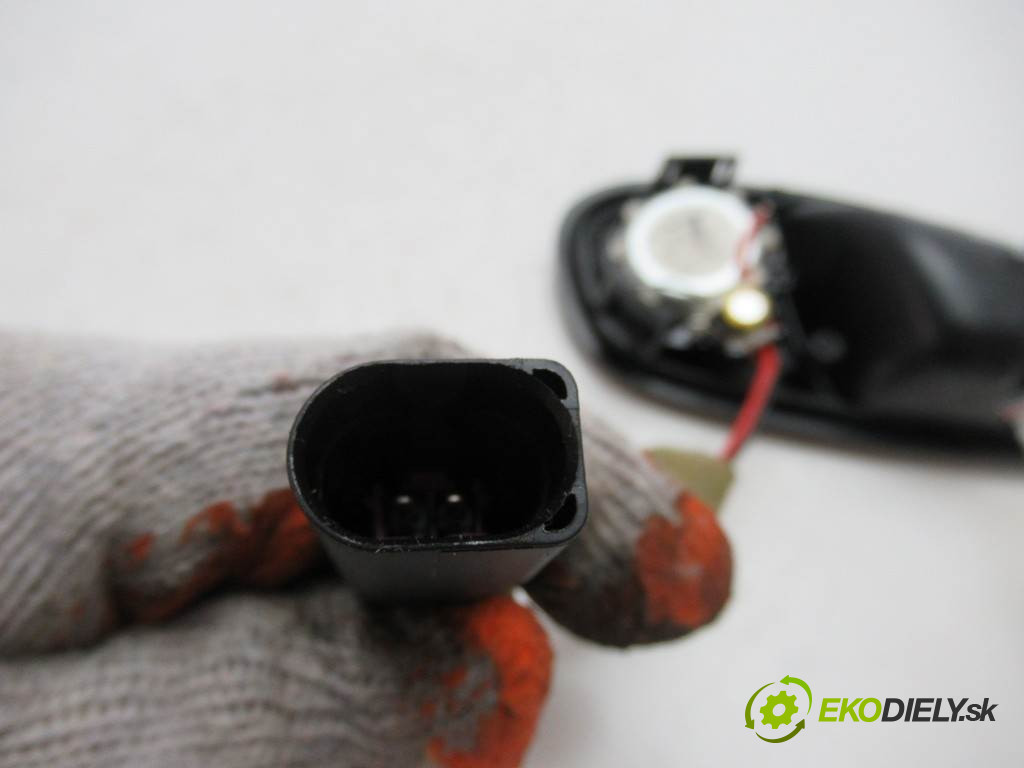 Seat Leon II       0  kľučka predný ľavá strana vnútorná 5P0837113
