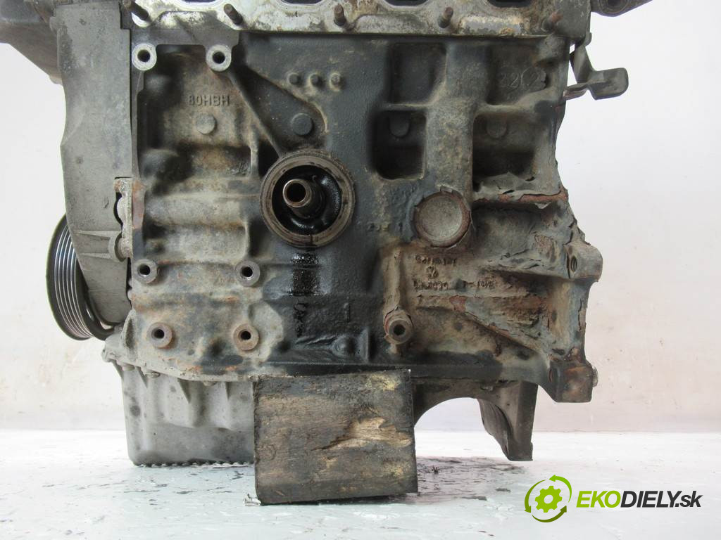 Volkswagen Golf IV       0  motor AZD