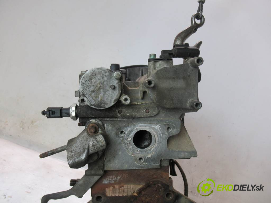 Volkswagen Golf IV       0  motor AZD