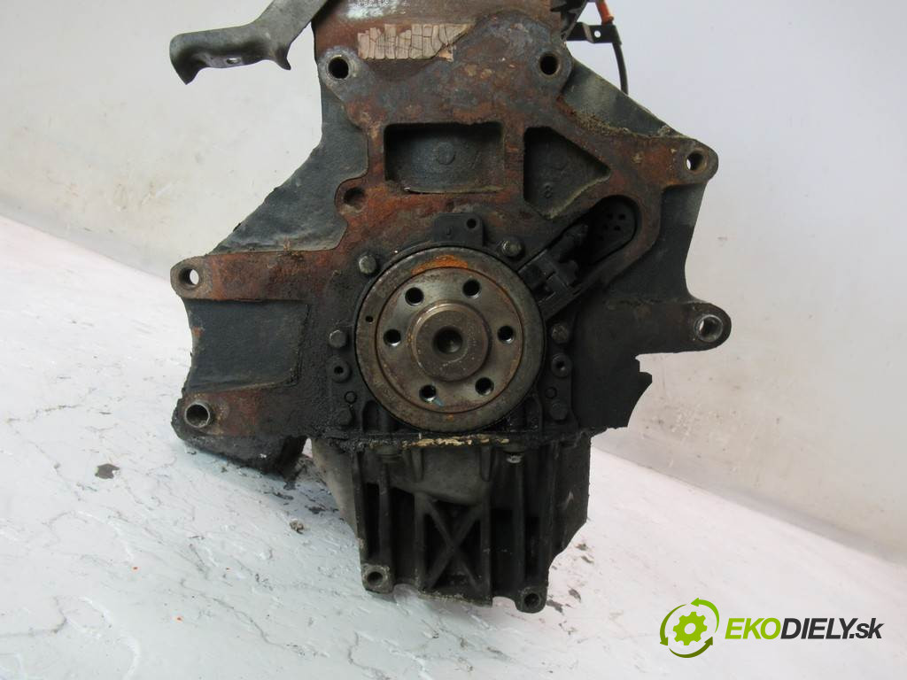 Volkswagen Golf IV       0  motor AZD