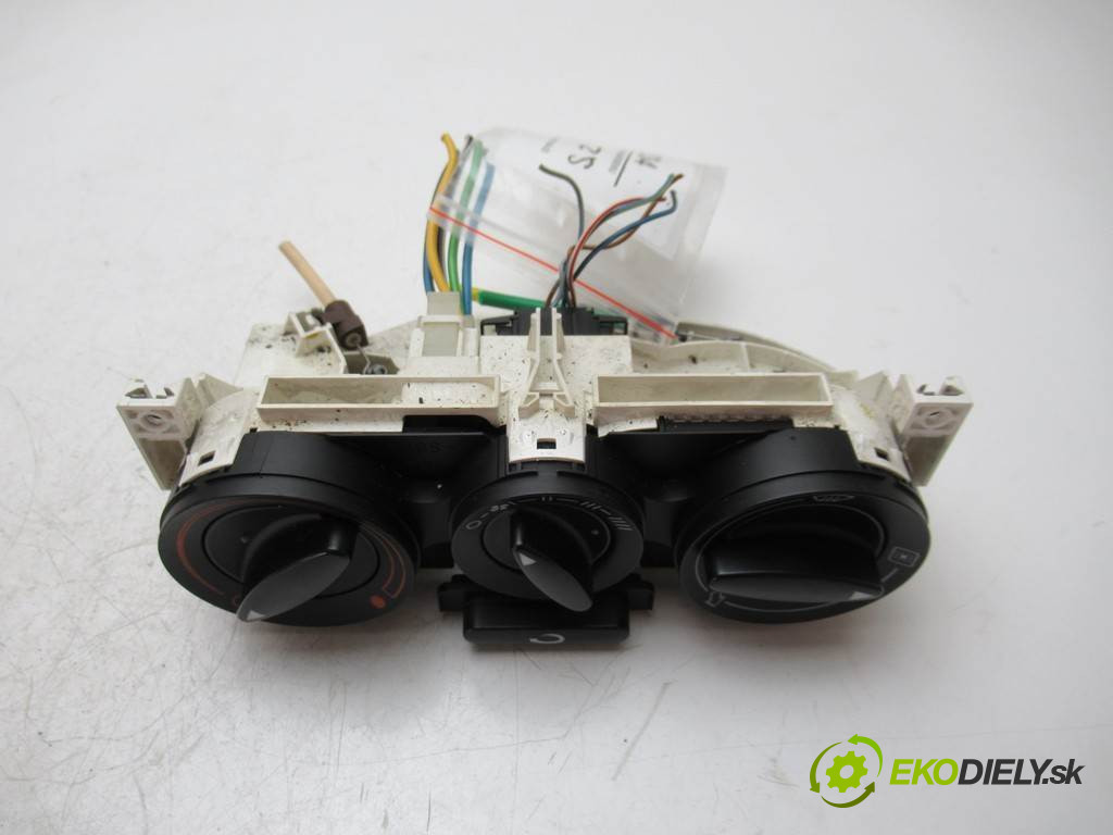 Audi A3 8L       0  panel ovládaní topení 8L0819045A