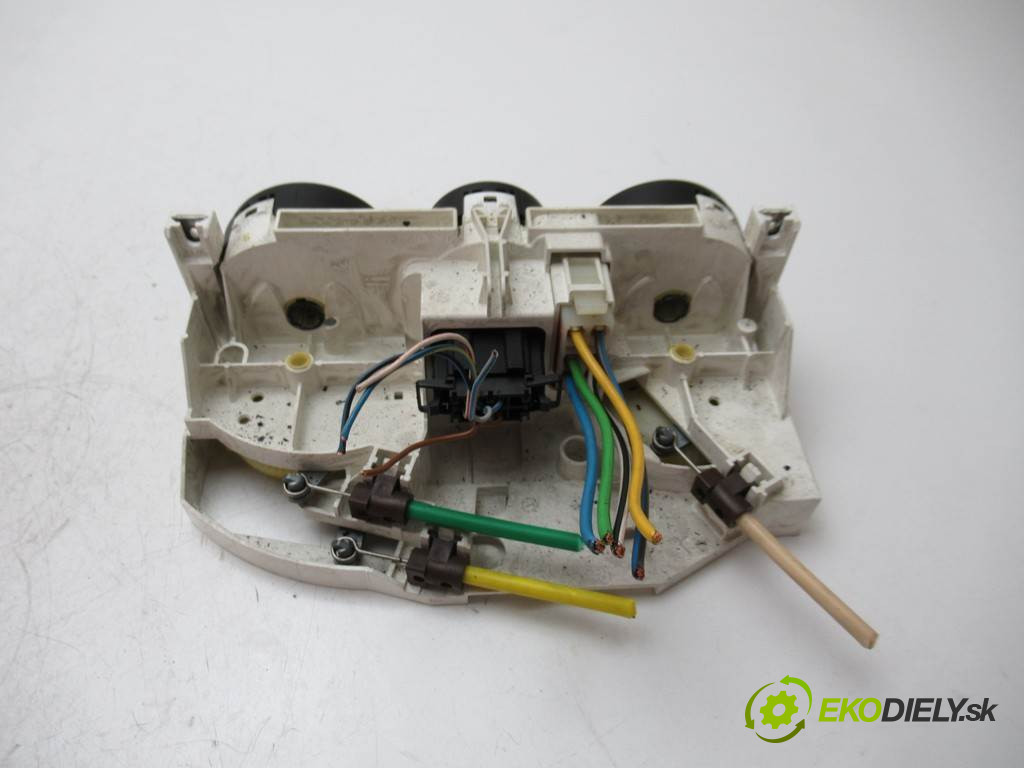Audi A3 8L       0  panel ovládaní topení 8L0819045A