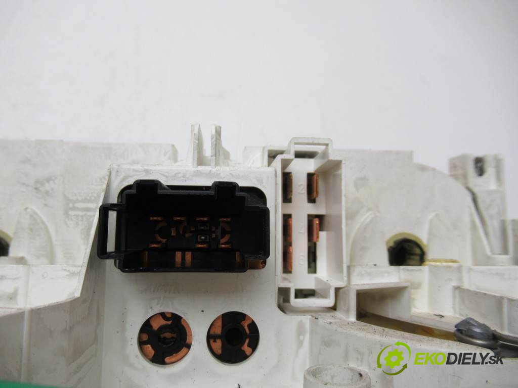 Audi A3 8L       0  panel ovládaní topení 8L0819045A