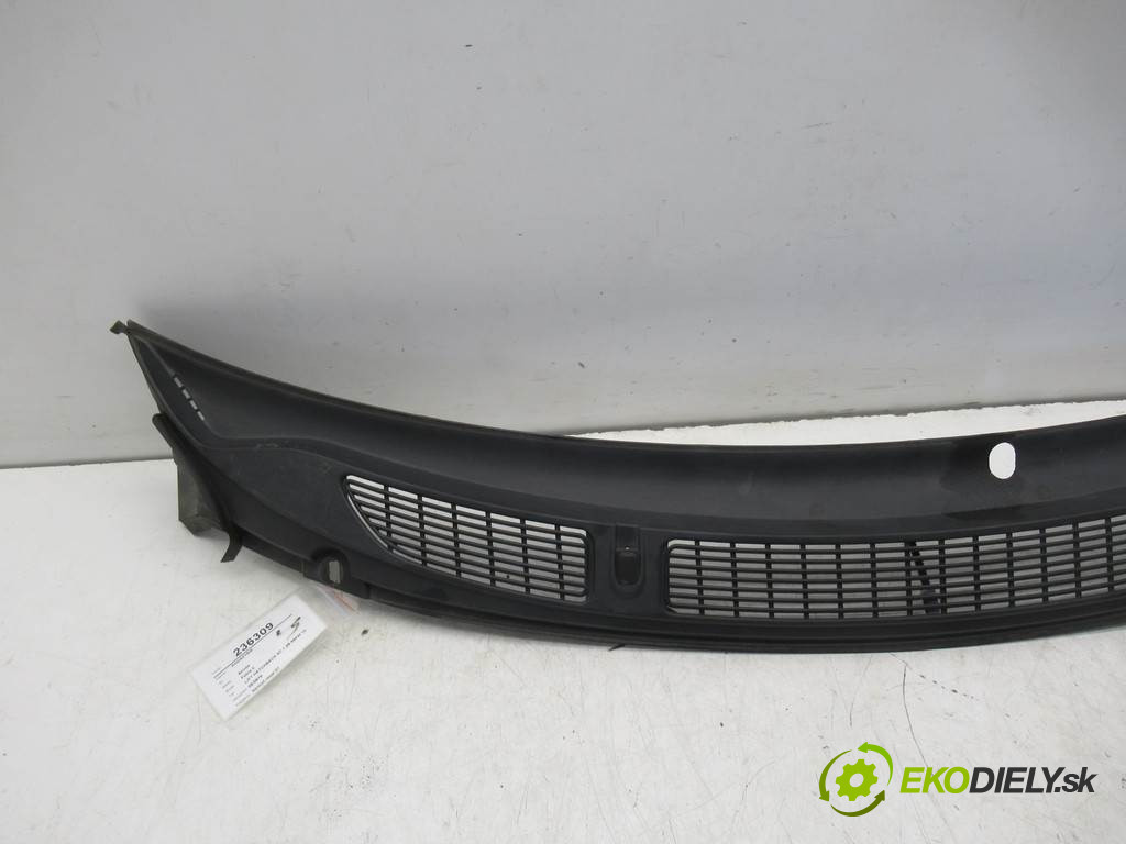 Skoda Fabia II       0  torpédo plast pod čelní okno 5J1819403A