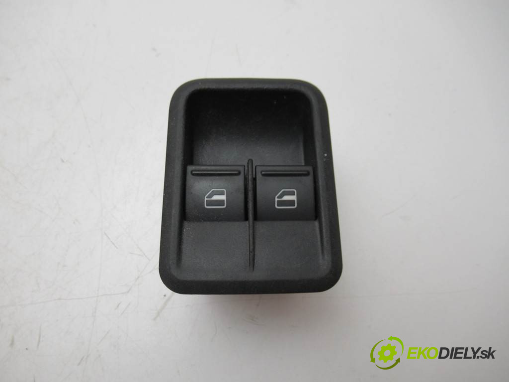 Skoda Fabia II       0  prepínač okien 5J0867171A