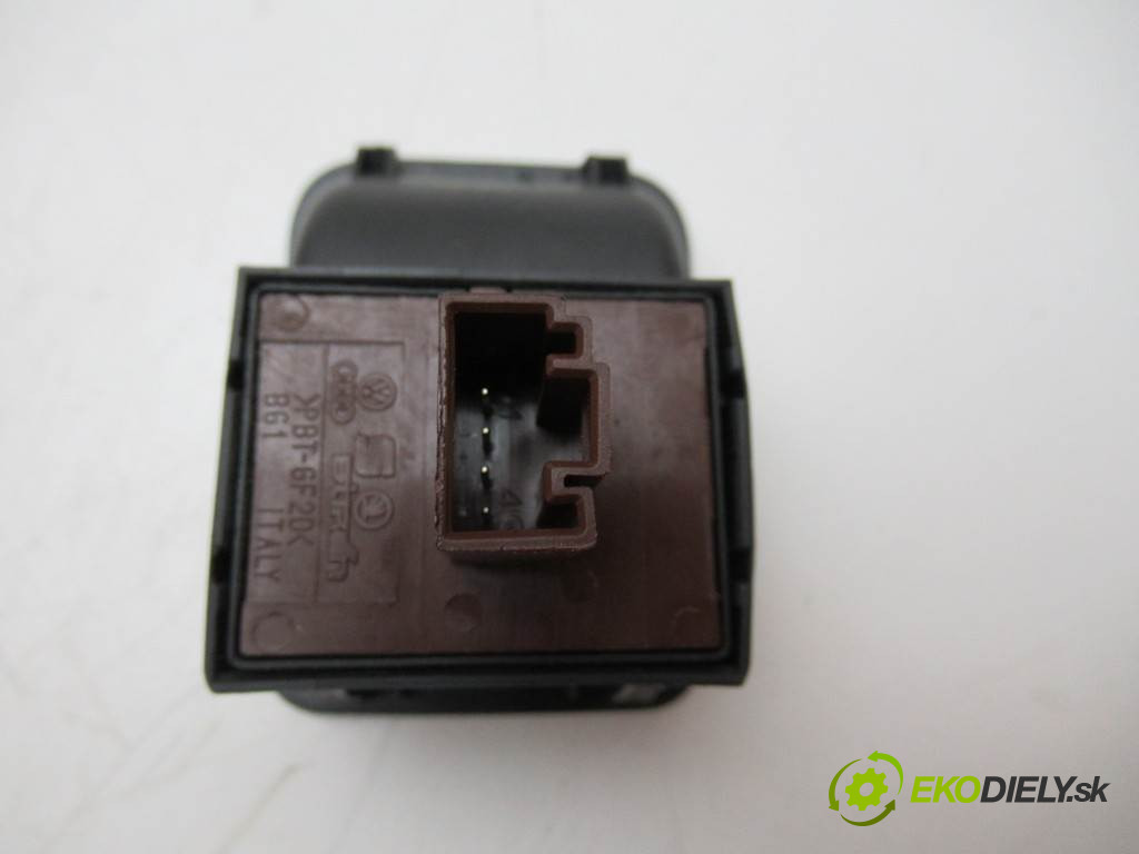 Skoda Fabia II       0  prepínač okien 5J0867171A