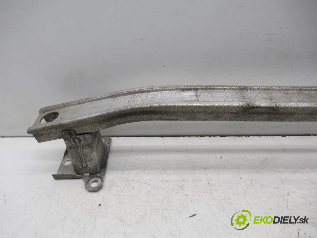 Renault Clio III LIFT       0  výztuha nárazníka přední část 8200834849A