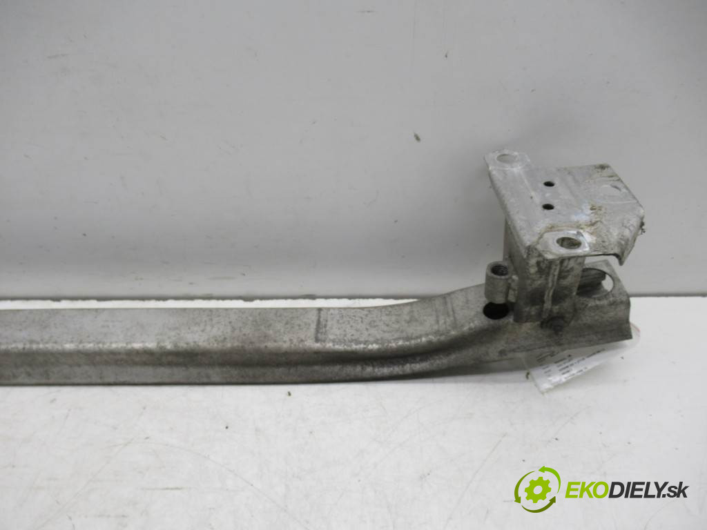 Renault Clio III LIFT       0  výztuha nárazníka přední část 8200834849A