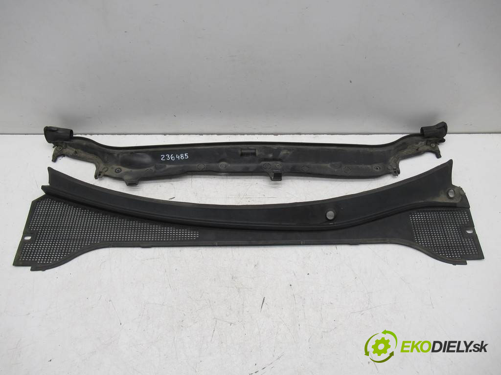 Renault Clio III LIFT       0  torpédo plast pod čelní okno