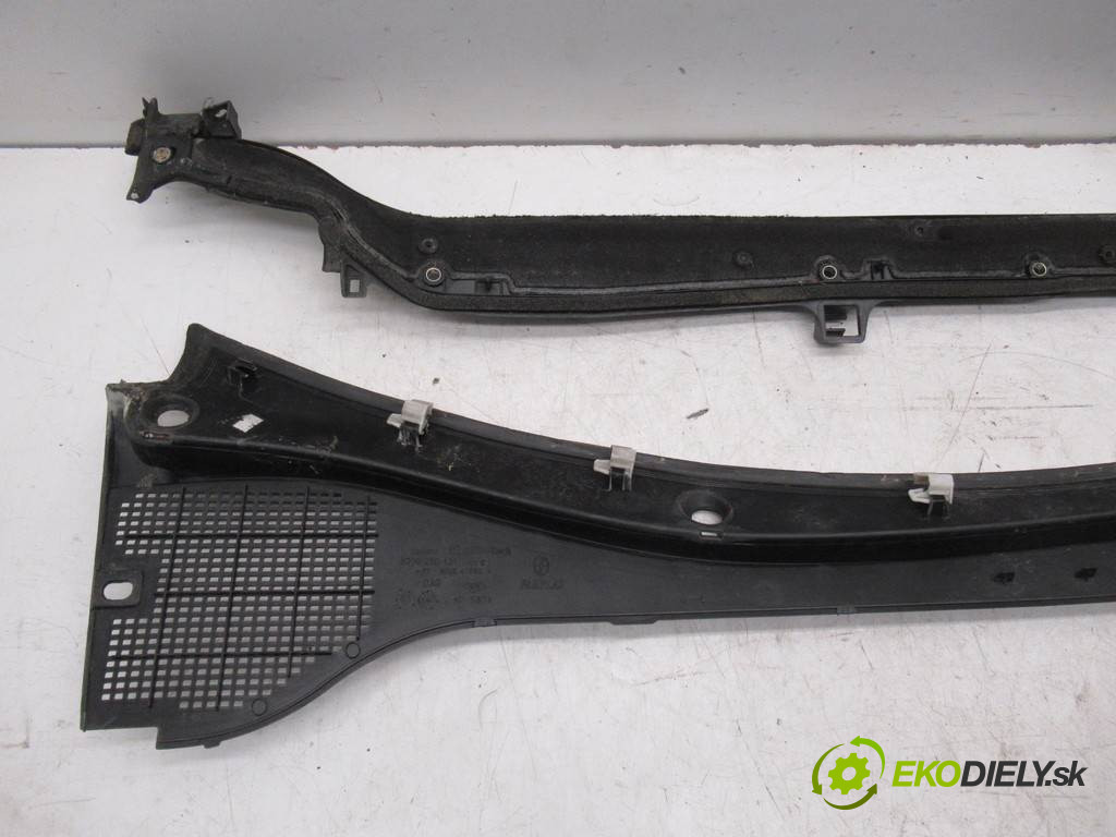 Renault Clio III LIFT       0  torpédo plast pod čelní okno
