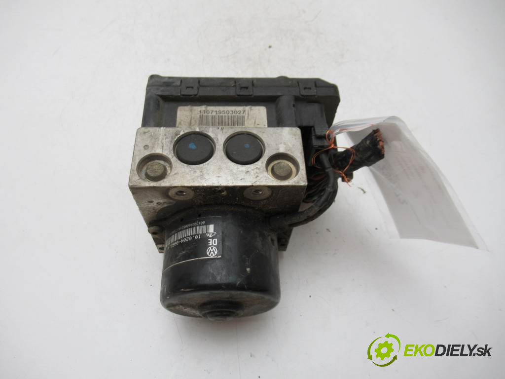 Volkswagen Golf III GTI       0  pumpa abs 3A0907379D