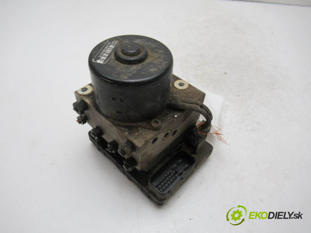 Volkswagen Golf III GTI       0  pumpa abs 3A0907379D