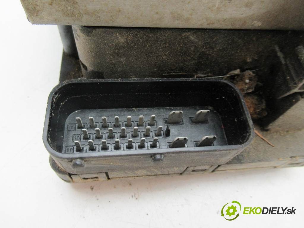 Volkswagen Golf III GTI       0  pumpa abs 3A0907379D