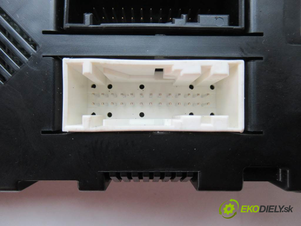 Ford Mondeo Mk4       0  panel ovládaní topení 7S7T18C612AM