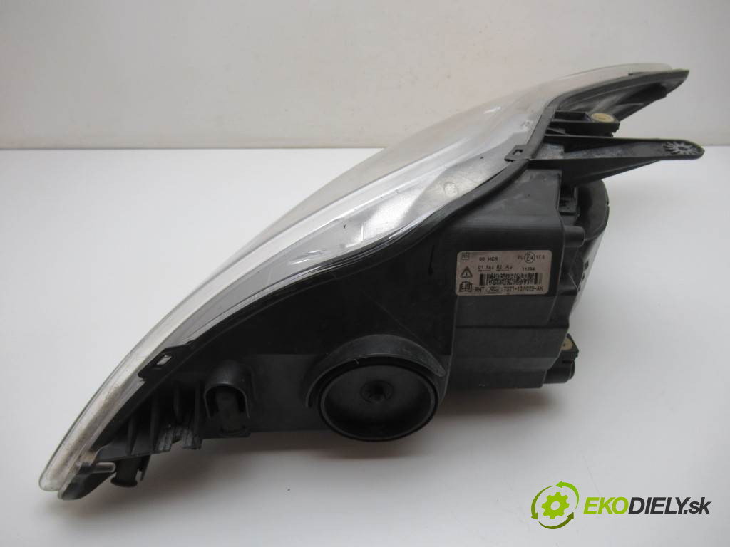 Ford Mondeo Mk4       0  svetlo pravy 7S7113W029AK