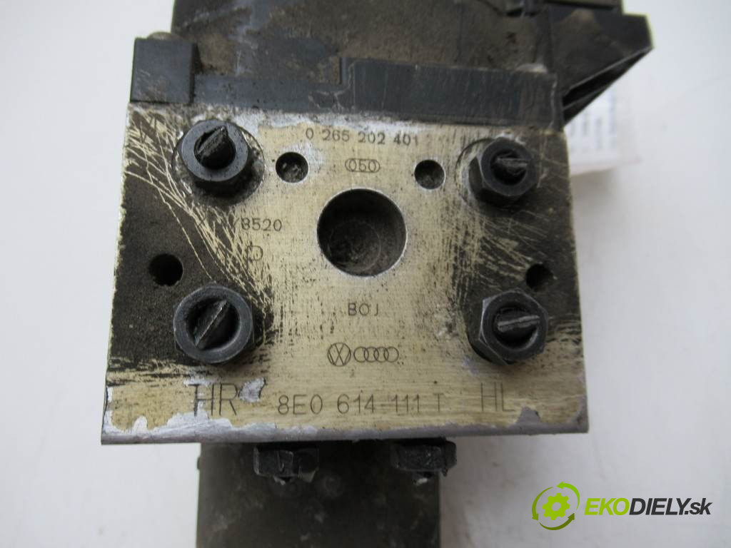 Volkswagen Passat B5       0  pumpa abs 8E0614111T