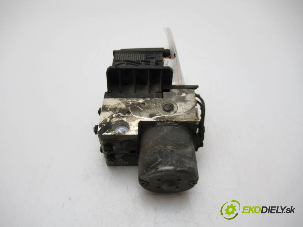 Volkswagen Passat B5       0  pumpa abs 8E0614111T