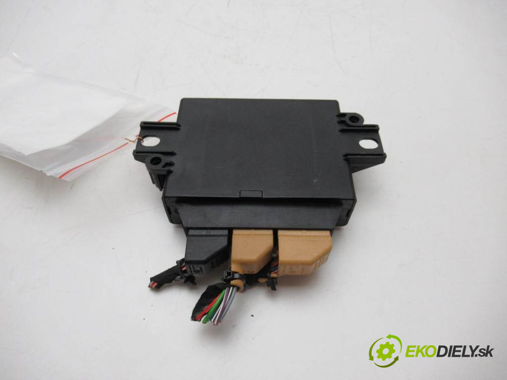 Volkswagen Passat B6       0  modul pdc - 3C0919283B