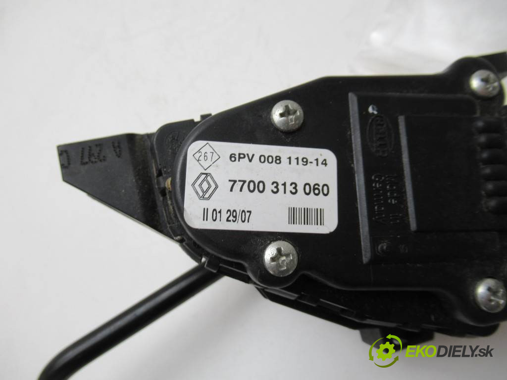 Renault Trafic II       0  potenciometer plynového pedálu 7700313060