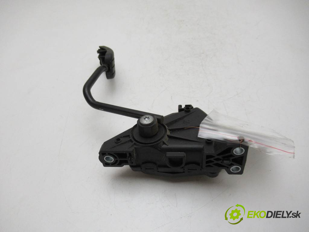Renault Trafic II       0  potenciometer plynového pedálu 7700313060