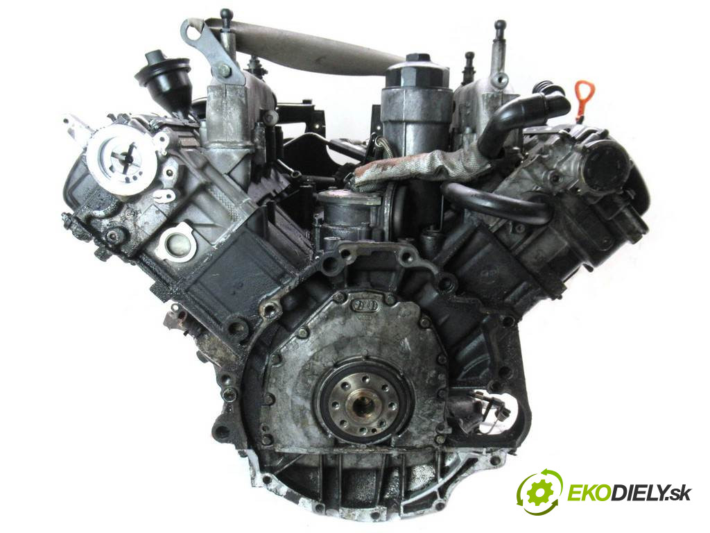 Audi A6 C5       0  motor AKE