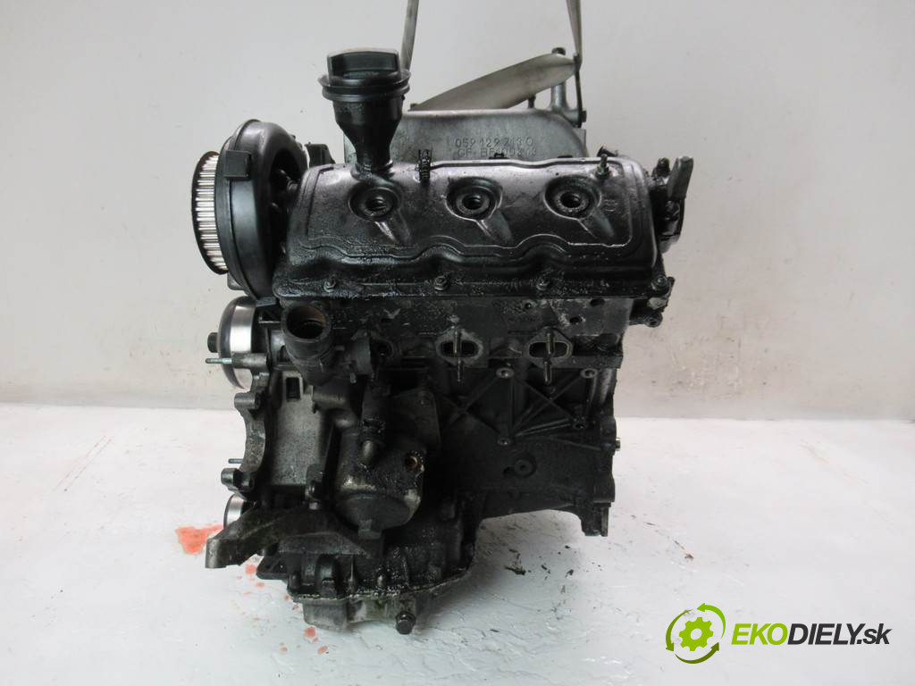 Audi A6 C5       0  motor AKE