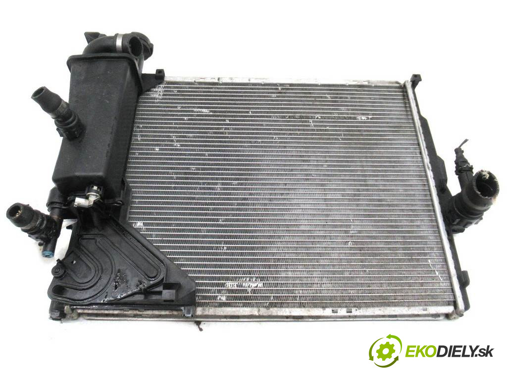 BMW 3 E46       0  chladič vody