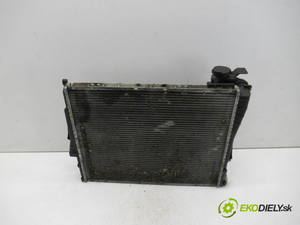 BMW 3 E46       0  chladič vody