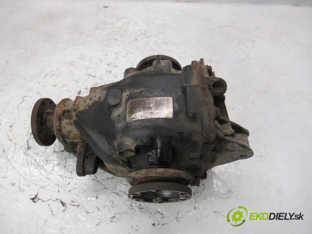 BMW 3 E46       0  most zadní část diferenciál