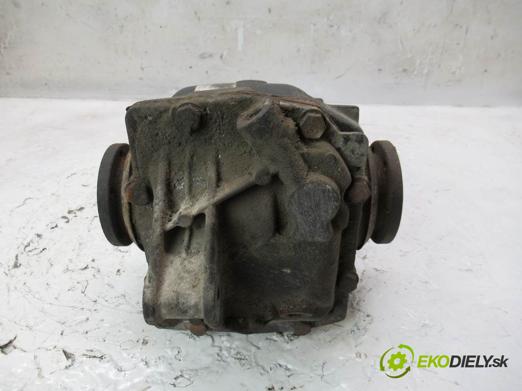 BMW 3 E46       0  most zadní část diferenciál