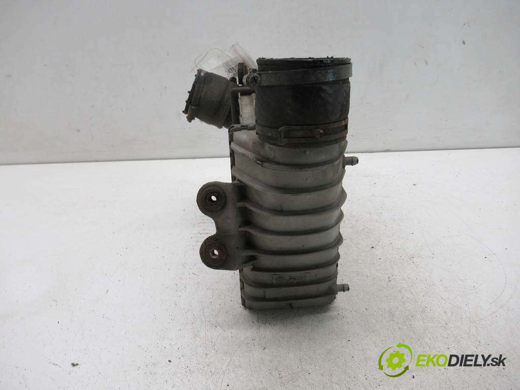 Volkswagen Golf IV       0  intercooler 1J0145805D