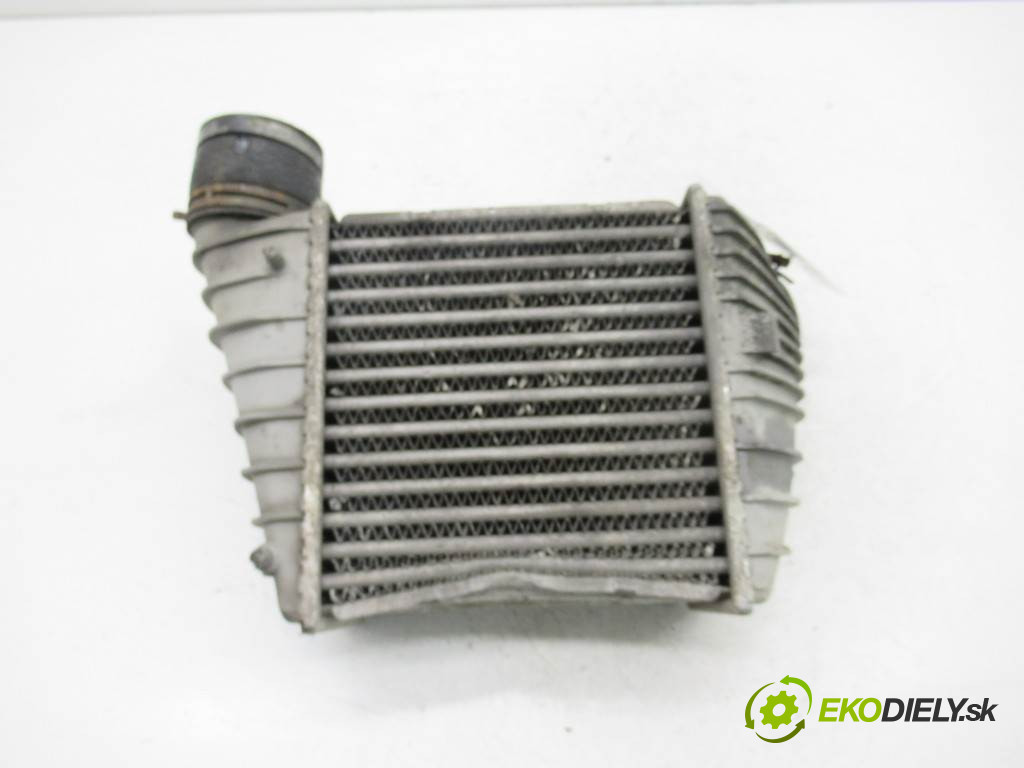 Volkswagen Golf IV       0  intercooler 1J0145805D