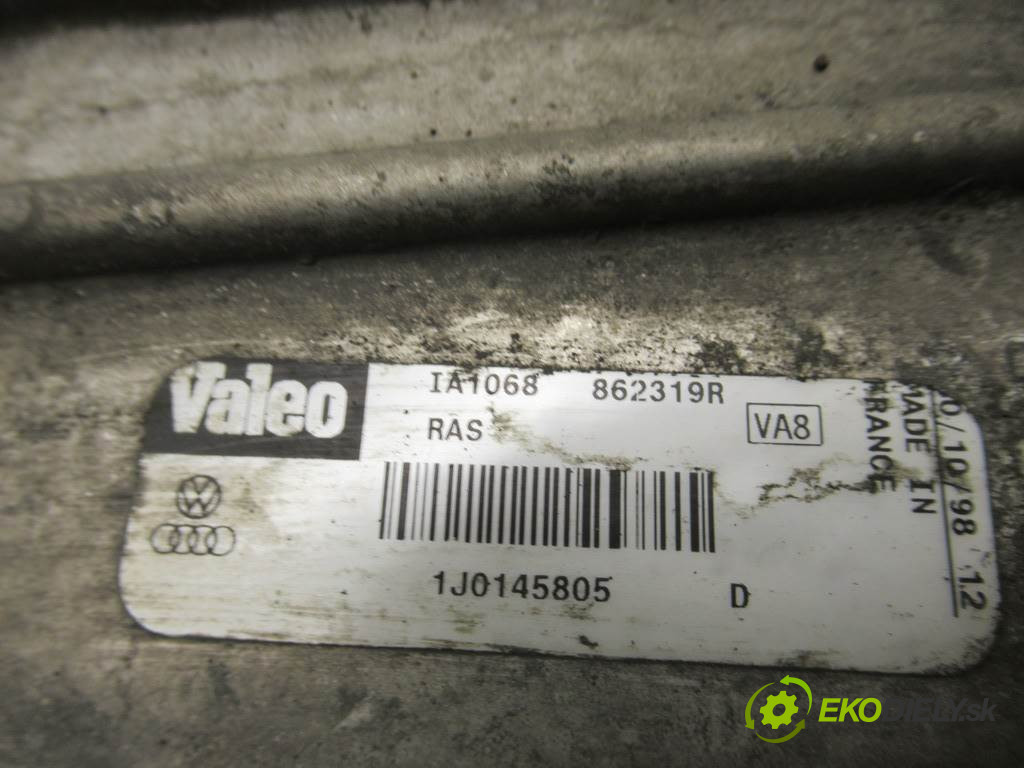Volkswagen Golf IV       0  intercooler 1J0145805D