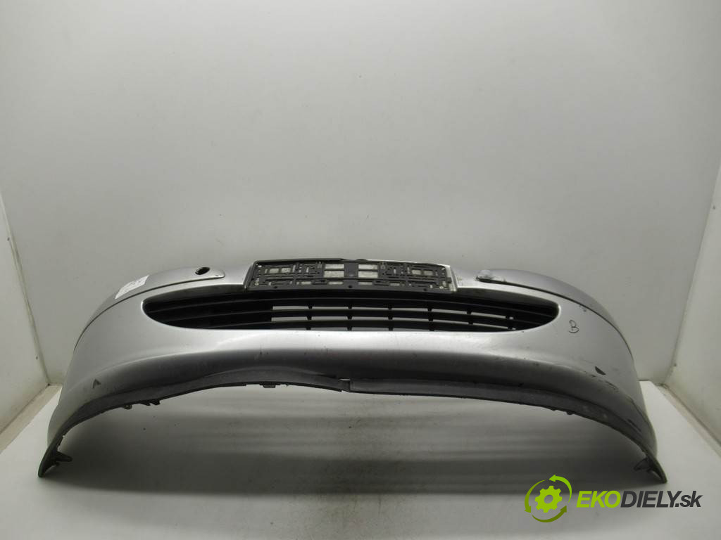 Peugeot 307 SW       0  nárazník predný
