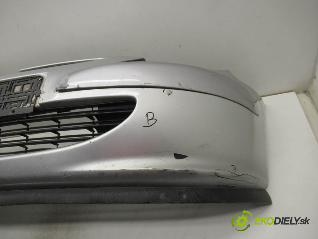 Peugeot 307 SW       0  nárazník predný