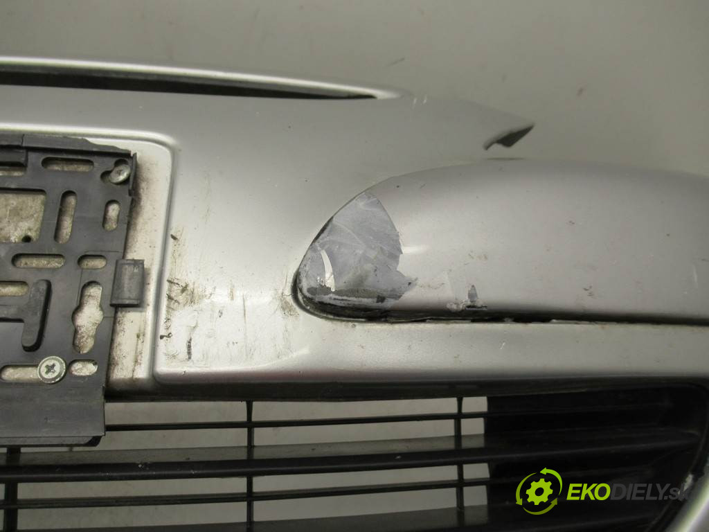 Peugeot 307 SW       0  nárazník predný