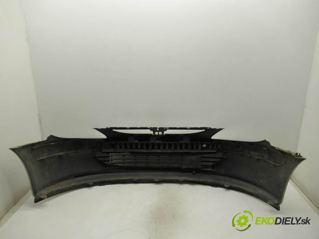 Peugeot 307 SW       0  nárazník predný